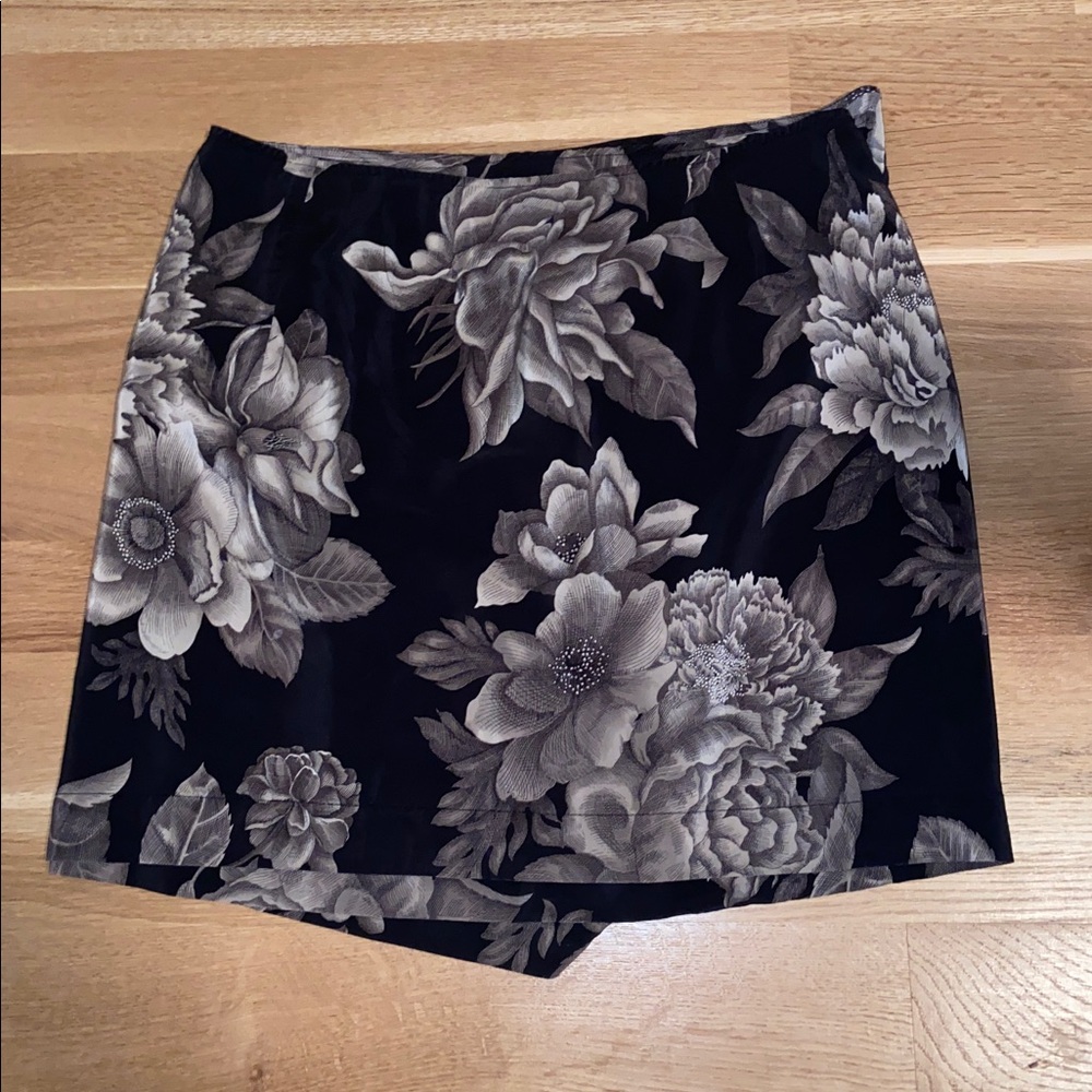 Pure Silk Gorgeous Linda Allard Ellen Tracy Black Cream Floral Sarong Wrap Skirt